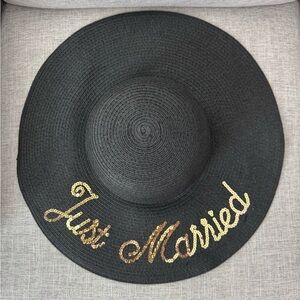Black 'Just Married' Sun Hat